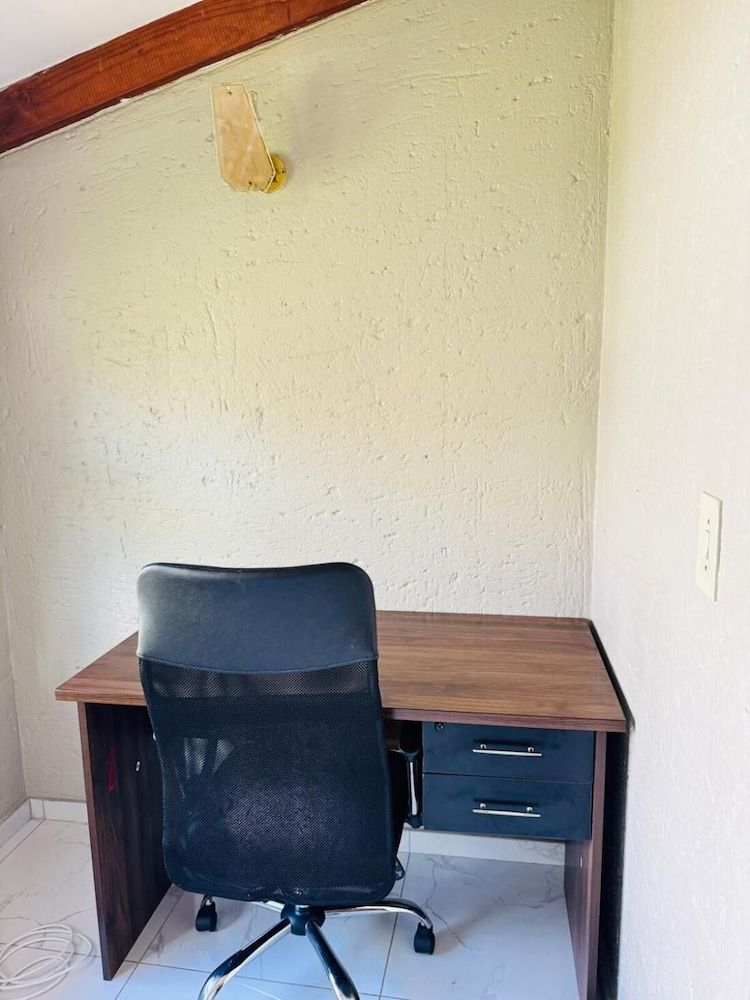 Villa Picasso - 2 Bed Villa House, 2 Bedrooms, Accessible, Balcony 35