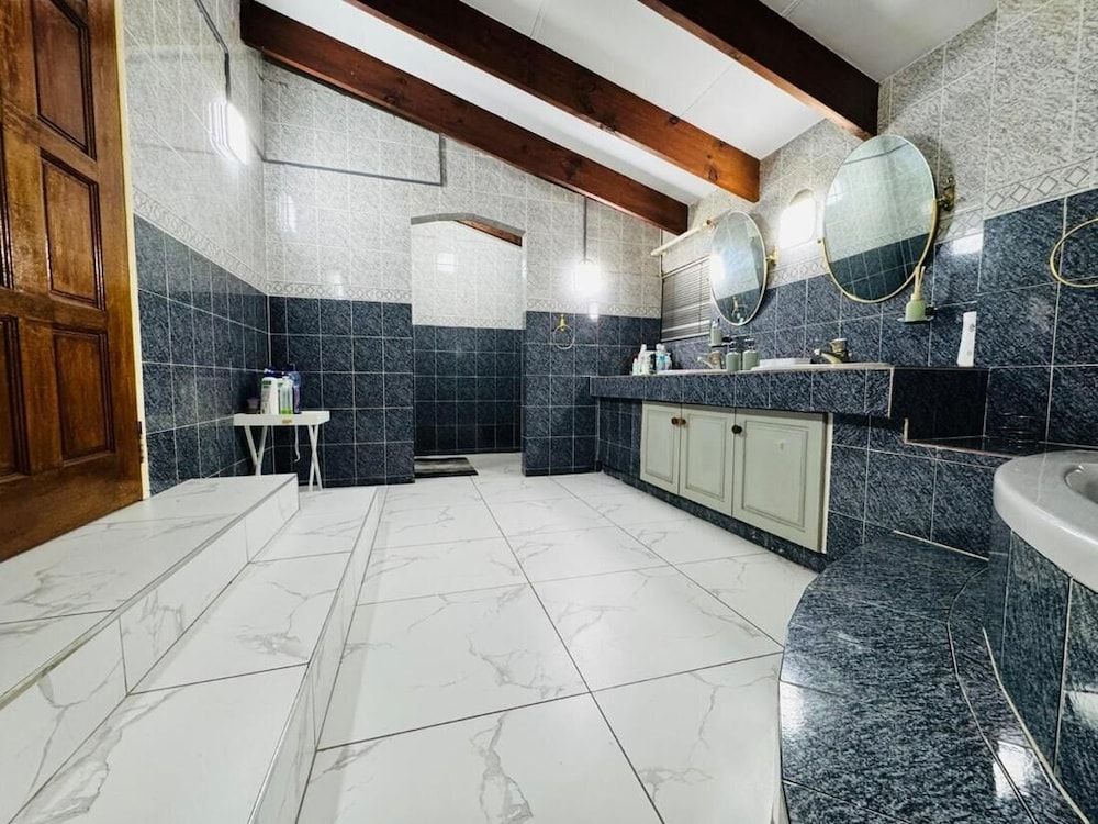 Villa Picasso - 2 Bed Villa House, 2 Bedrooms, Accessible, Balcony 15