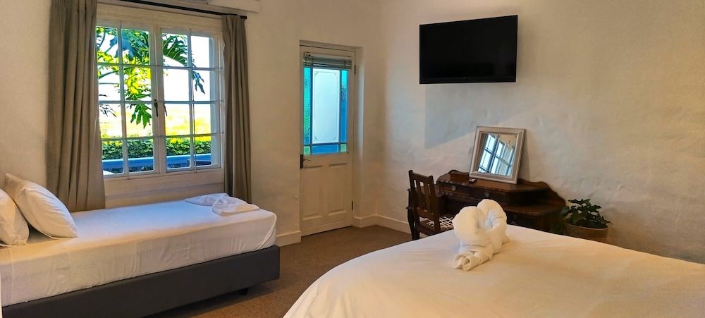 Guinea Fowl Lodge Comfort Double or Twin Room, Balcony, Bay View 6