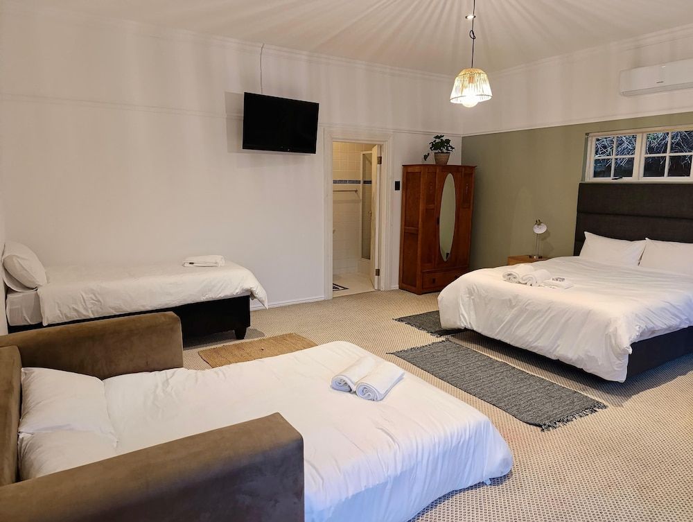 Guinea Fowl Lodge Comfort Quadruple Room 3