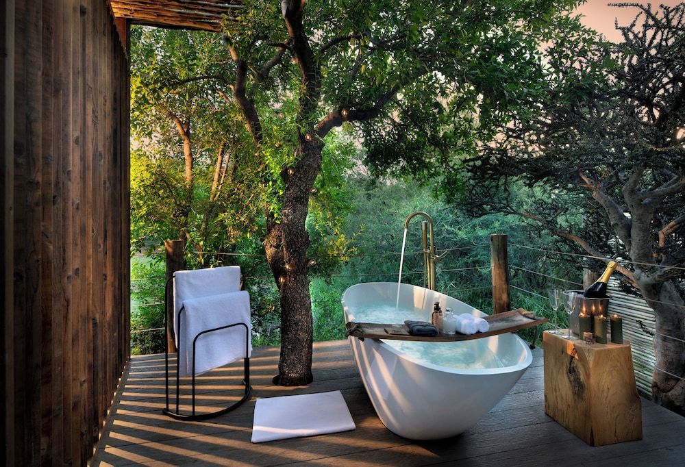 Dzombo Camp Premier Double Room, Garden View 2