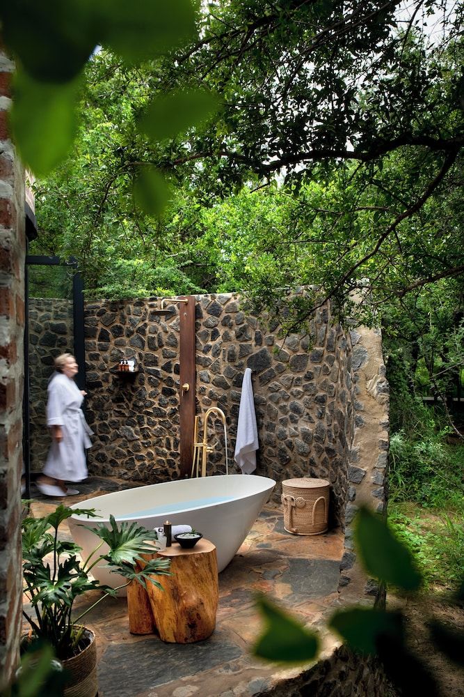 Dzombo Camp Premier Double Room, Garden View 4