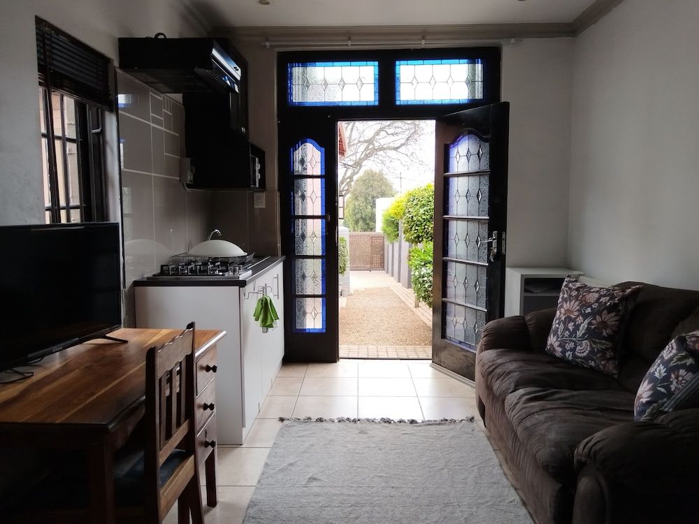 Charming Studio Oasis in Kensington, Johannesburg