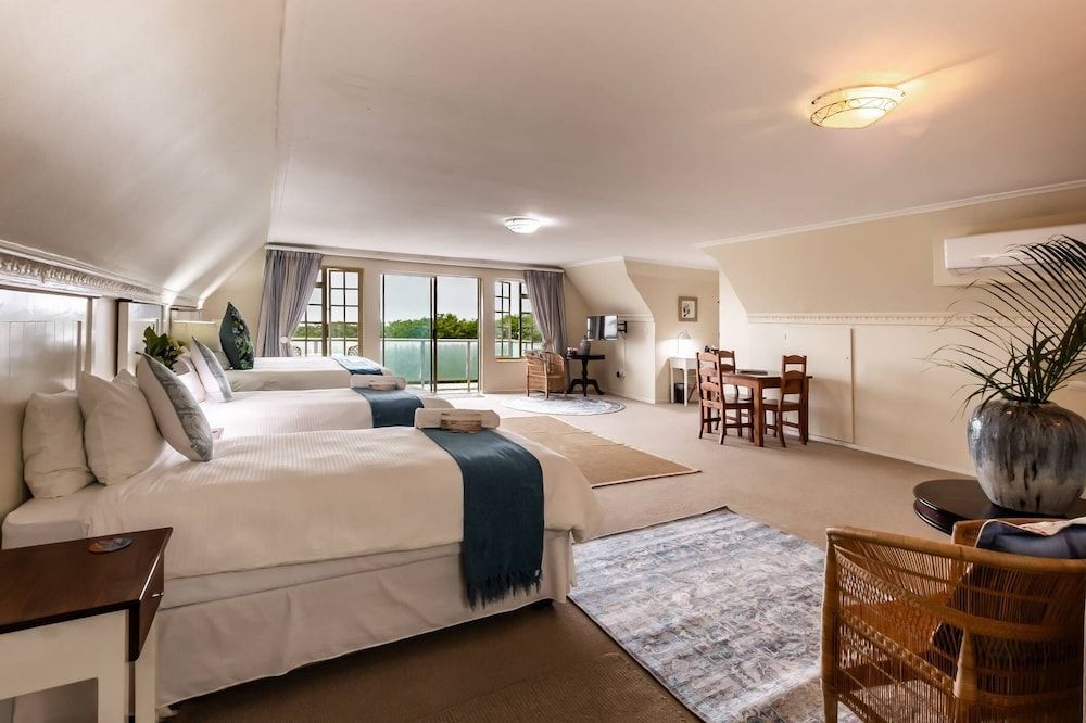 Olivers Bed and Breakfast Family Apartment, Balcony, Sea View 8