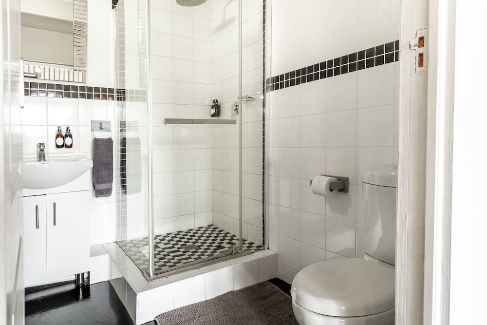 Olivers Bed and Breakfast Deluxe Apartment, Sea View 3