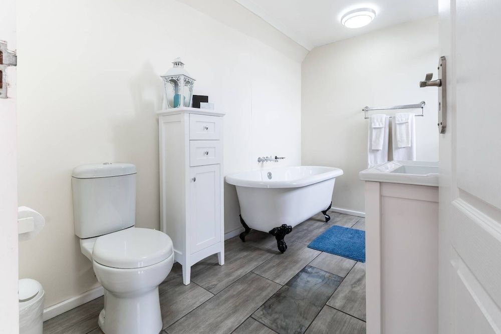 Olivers Bed and Breakfast Family Room, Balcony, Sea View 5