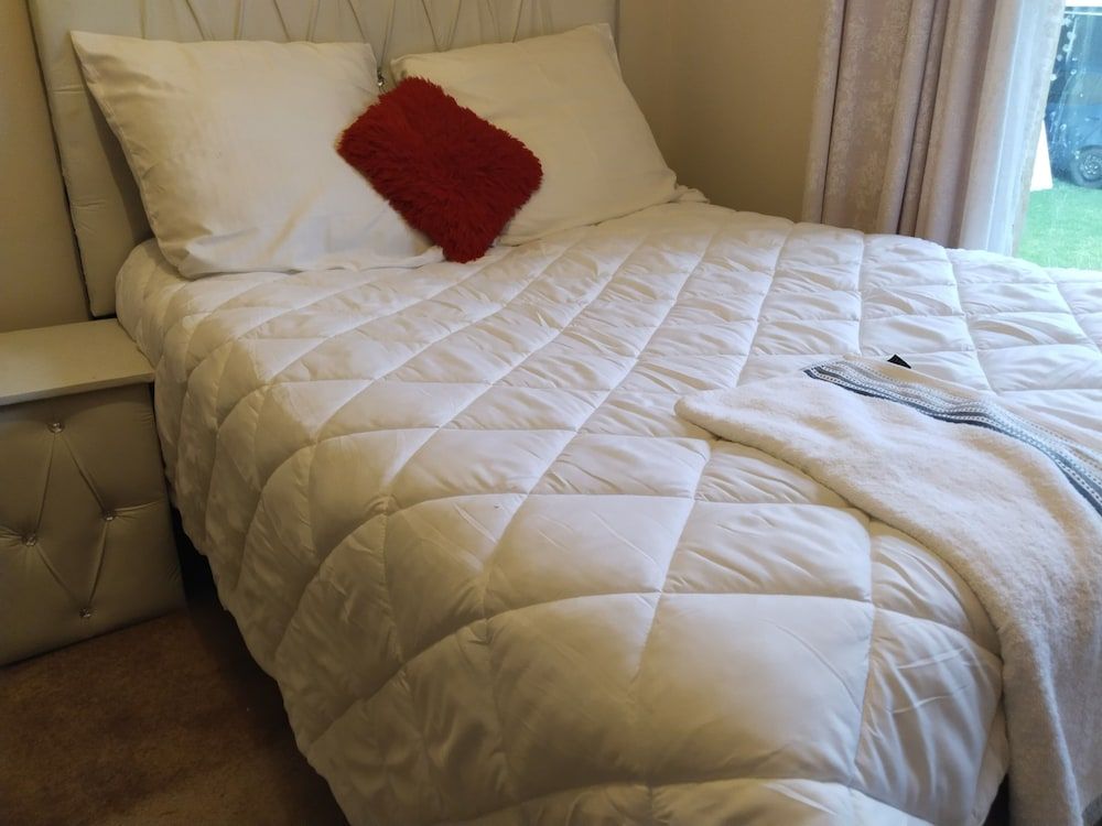 JM TOURS & SAFARIS GUESTHOUSE Comfort Double Room, Garden View 30