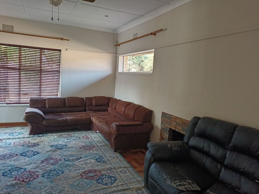 JM TOURS & SAFARIS GUESTHOUSE Comfort Double Room, Garden View 33