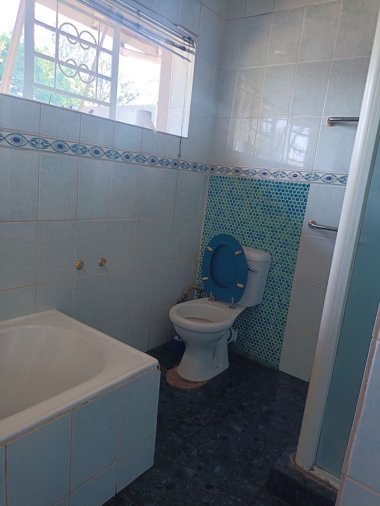 JM TOURS & SAFARIS GUESTHOUSE Comfort Double Room, Garden View 51