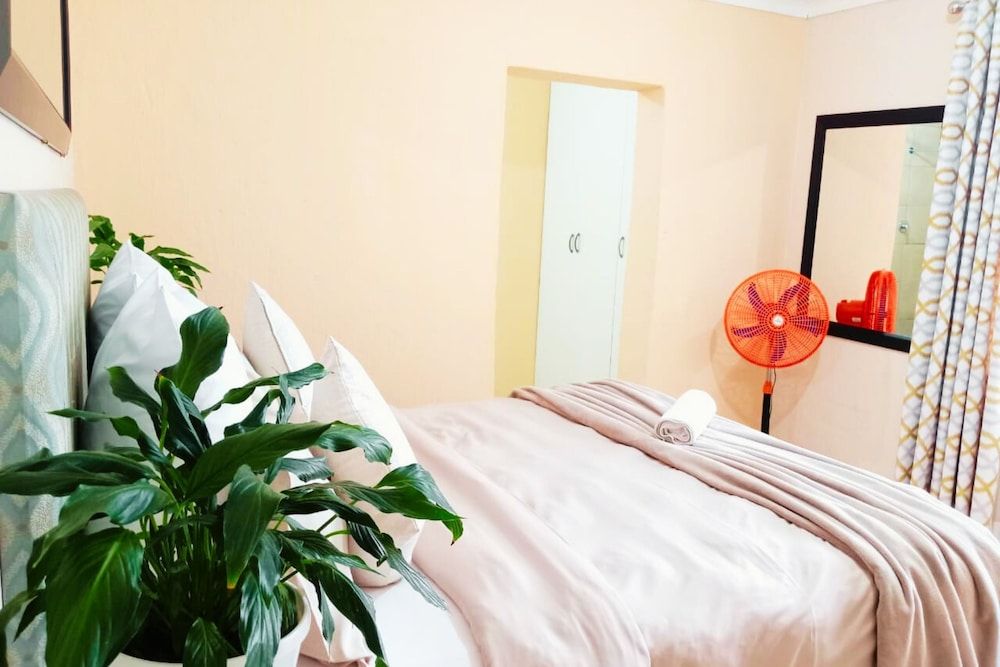 Standard Double Room, 1 Queen Bed, Non Smoking, Housekeeping