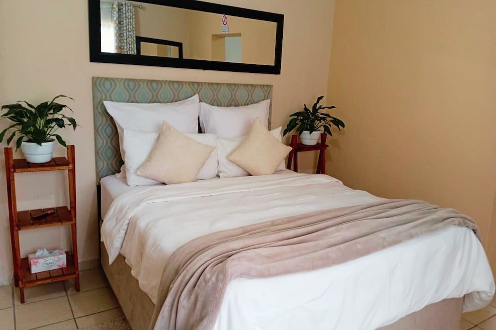 Standard Double Room, 1 Queen Bed, Non Smoking, Housekeeping