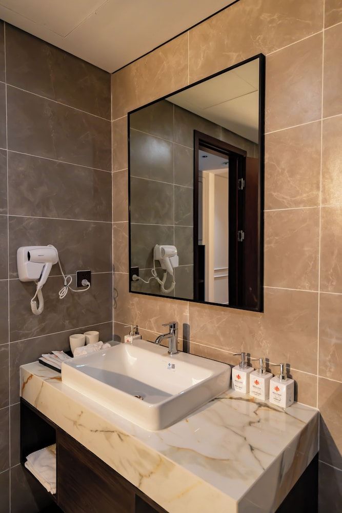 Belliss Hotel And Spa Deluxe Double or Twin Room, Balcony, Garden View 24