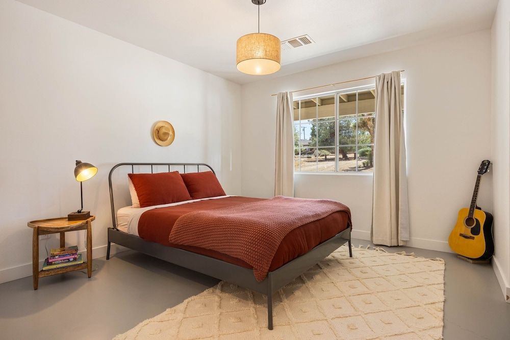 Bonanza In The Desert - Pool, Hot Tub, Grill 3 Bedroom Home by RedAwning House, 3 Bedrooms 5