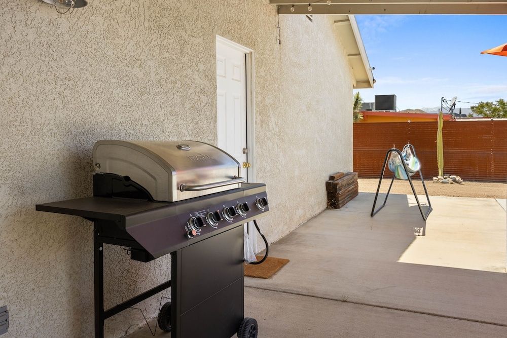 Bonanza In The Desert - Pool, Hot Tub, Grill 3 Bedroom Home by RedAwning House, 3 Bedrooms 18