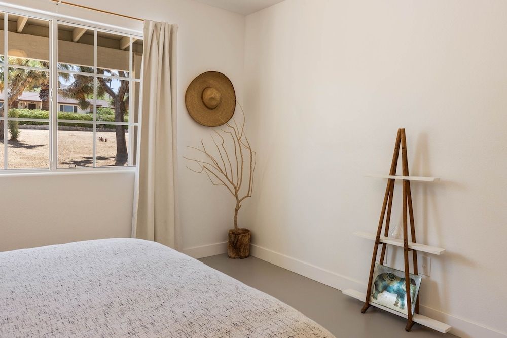 Bonanza In The Desert - Pool, Hot Tub, Grill 3 Bedroom Home by RedAwning House, 3 Bedrooms 3