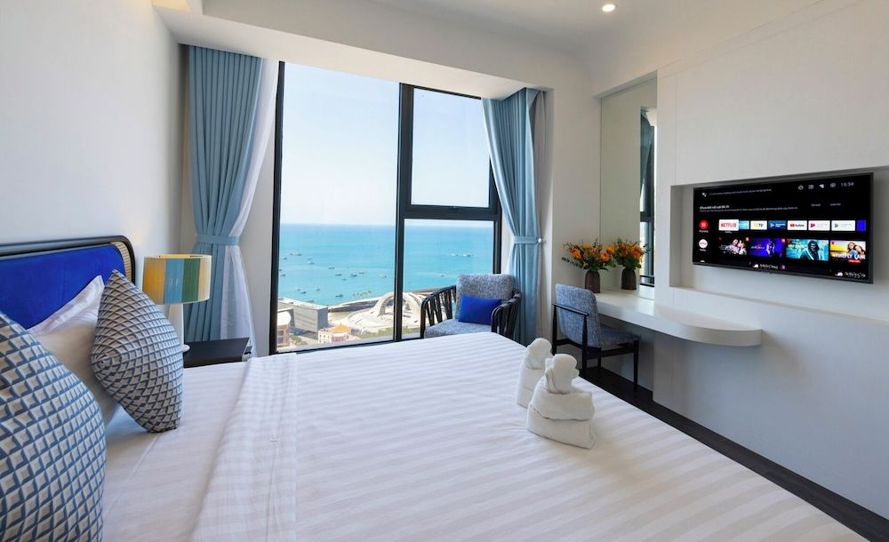 Deluxe Apartment, 3 Bedrooms, Balcony, Beach View