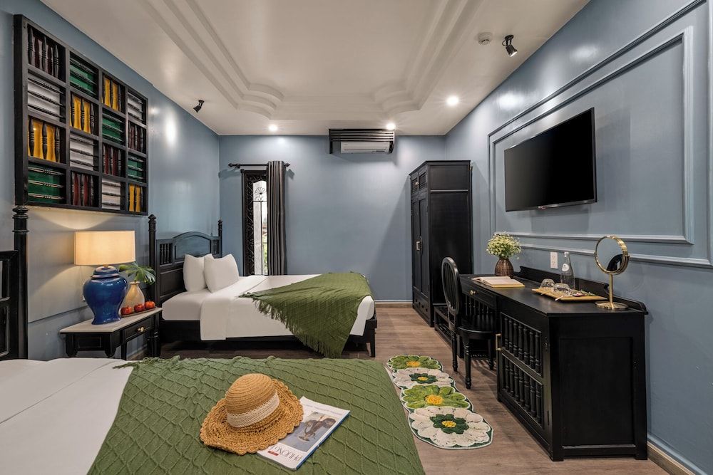 Old Town Hotel Family Room