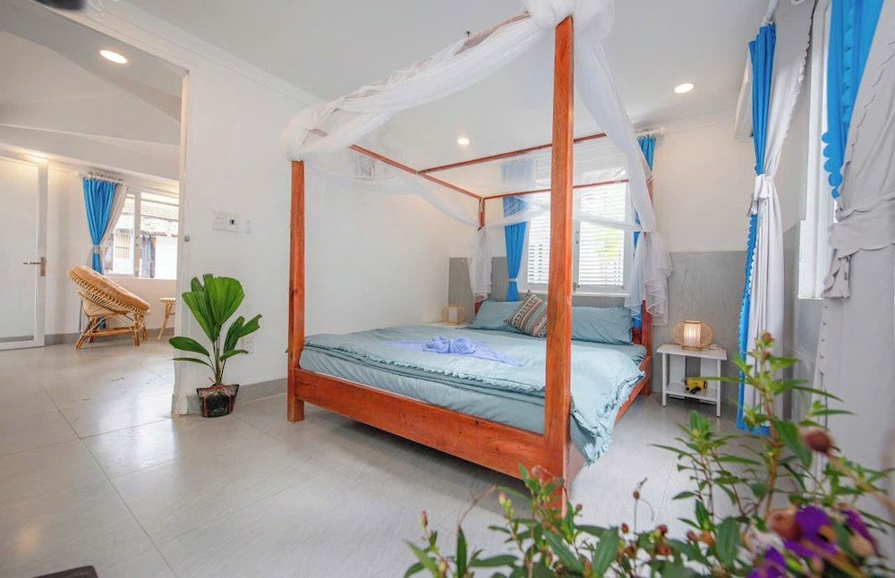 Homestay Vuon Phap BMT Family Quadruple Room, Balcony, Lake View 2