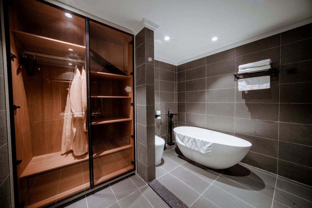 X-Digital Hotel Premium Suite, 1 King Bed, Non Smoking, Balcony 31