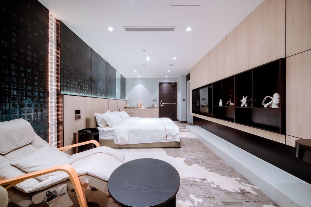 X-Digital Hotel Premium Suite, 1 King Bed, Non Smoking, Balcony 4