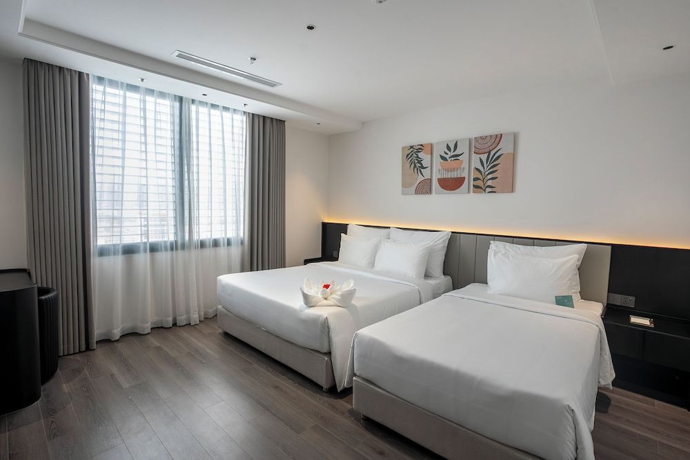 Deluxe Double Room Single Use, City View