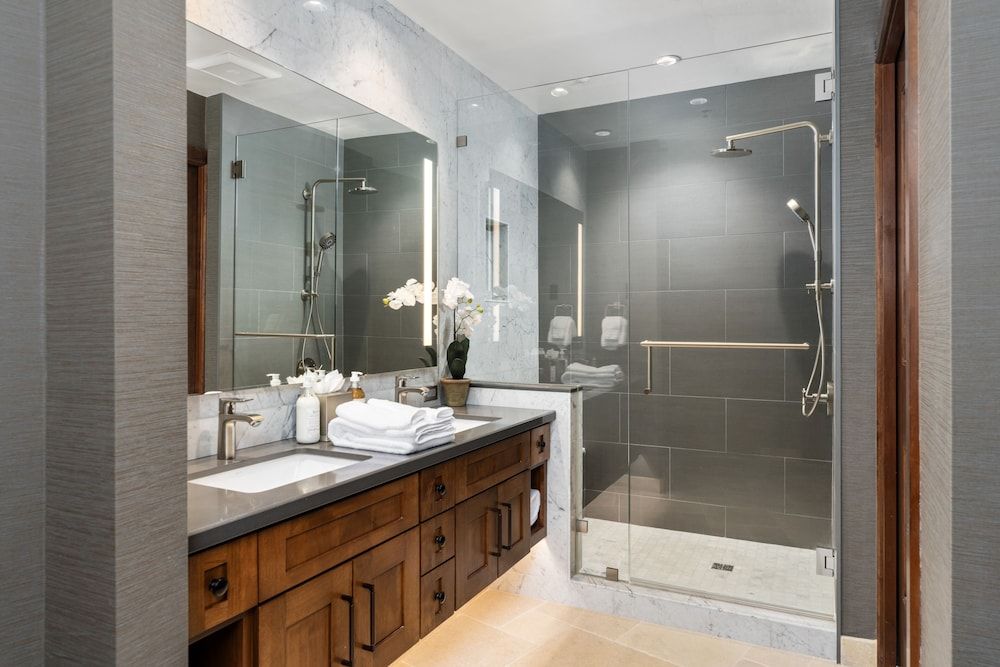 Luxury 4bdr Residence Steps From Heavenly Village 4 Bedroom Condo Condo, 4 Bedrooms 16