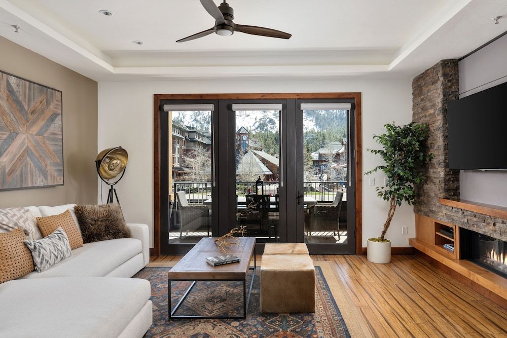 Luxury 4bdr Residence Steps From Heavenly Village 4 Bedroom Condo Condo, 4 Bedrooms 11