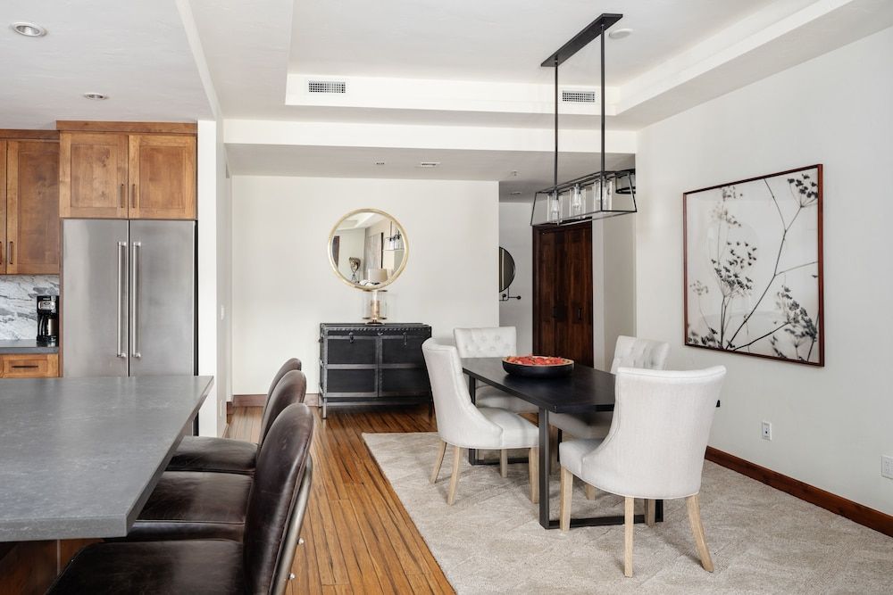 Luxury 4bdr Residence Steps From Heavenly Village 4 Bedroom Condo Condo, 4 Bedrooms 10