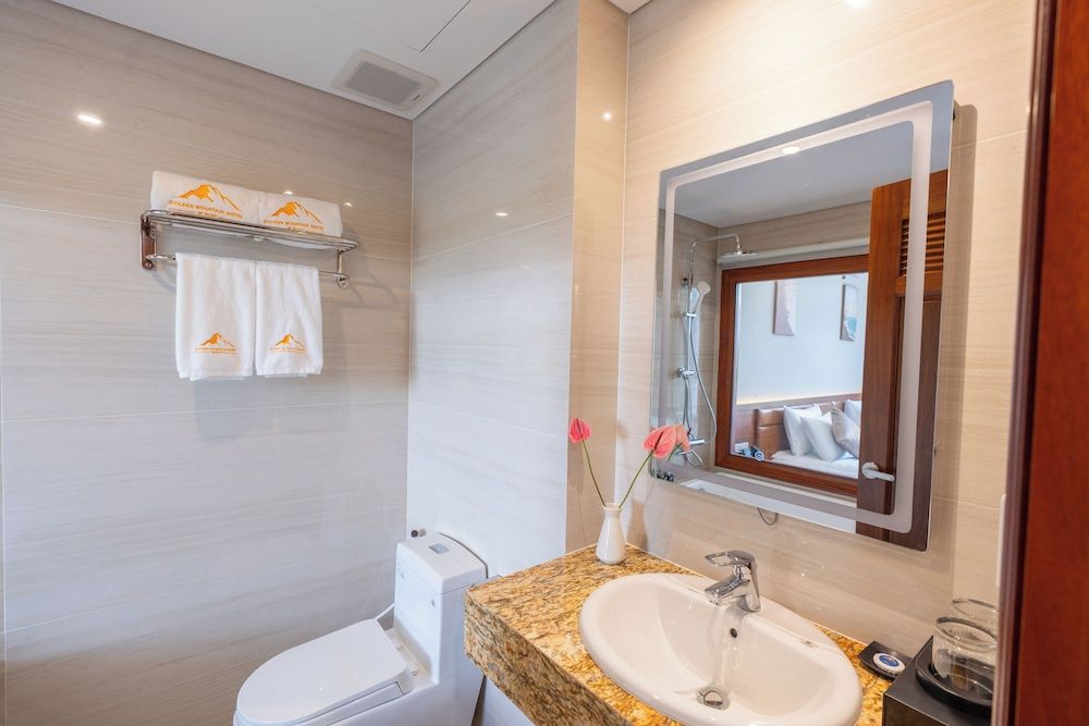 Golden Mountain Hotel Phu Quoc Superior Double or Twin Room 12