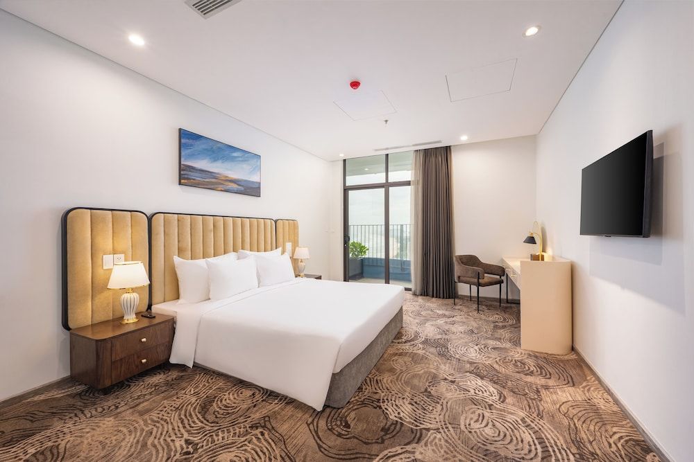 Nesta Celia Danang Hotel Presidential Double Room, Ocean View 2