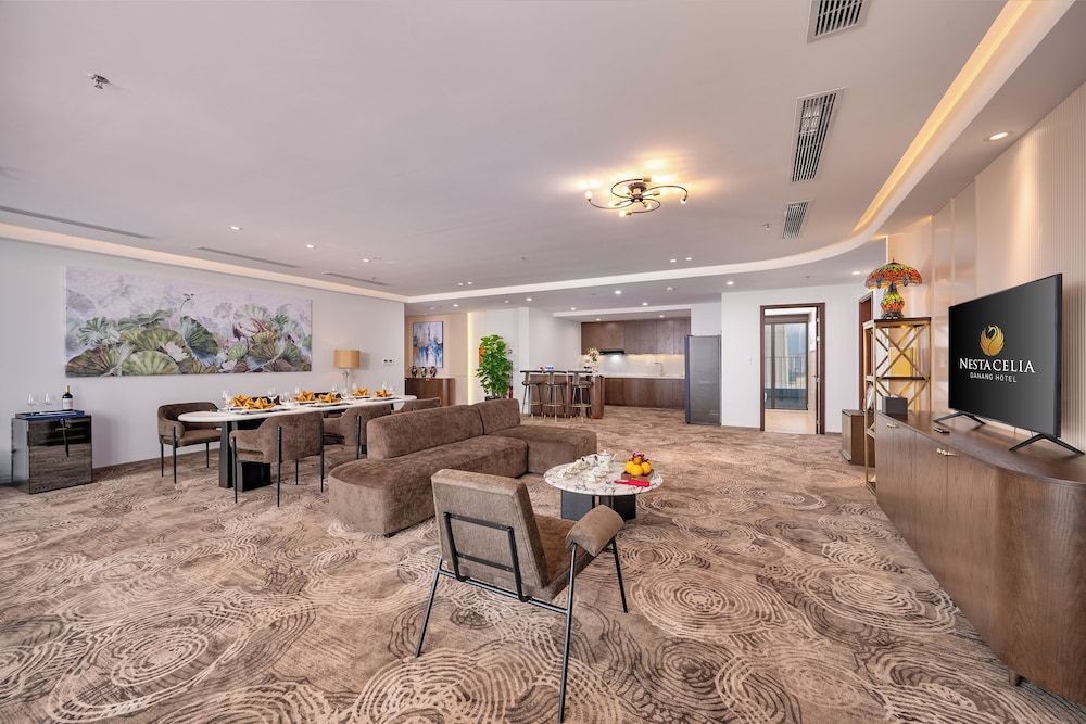 Nesta Celia Danang Hotel Presidential Double Room, Ocean View 7