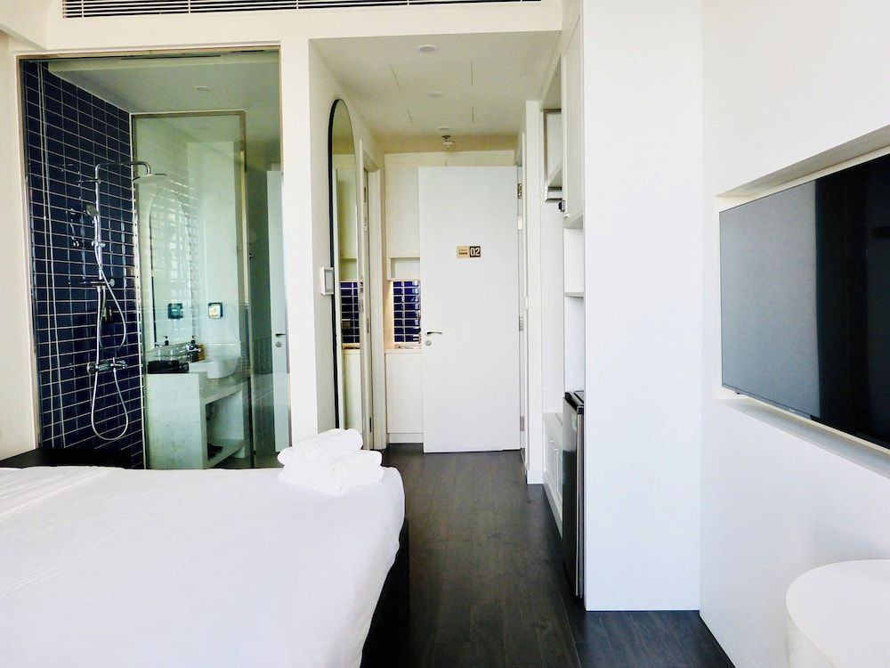 Aura Apartment Superior Studio, 1 King Bed, Sea View, Tower