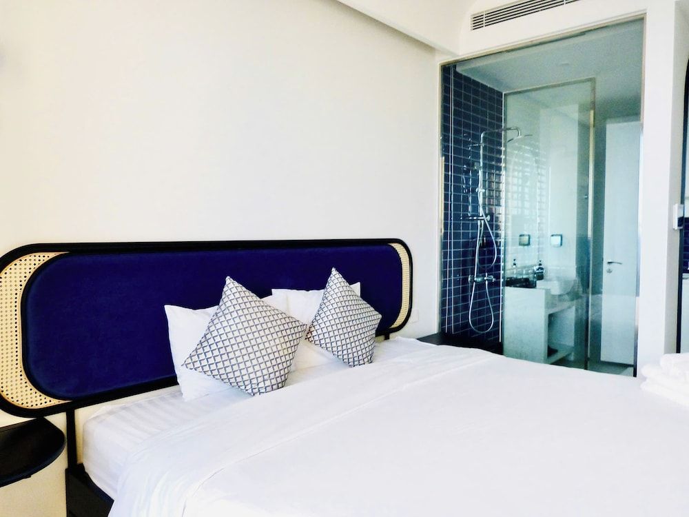 Aura Apartment Superior Studio, 1 King Bed, Sea View, Tower 12