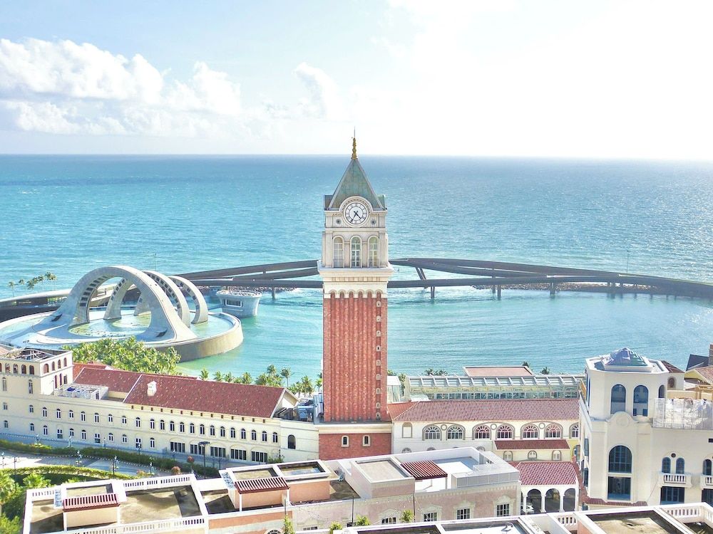 Aura Apartment Superior Studio, 1 King Bed, Sea View, Tower 5