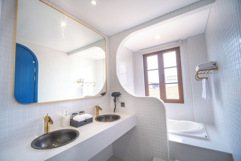 Tramonto Boutique Hotel Luxury Suite, Balcony, City View 13