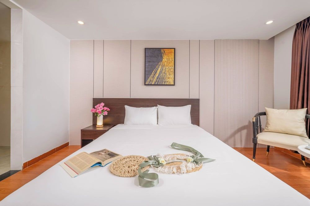 Haya Hotel Da Nang Deluxe Double Room 10
