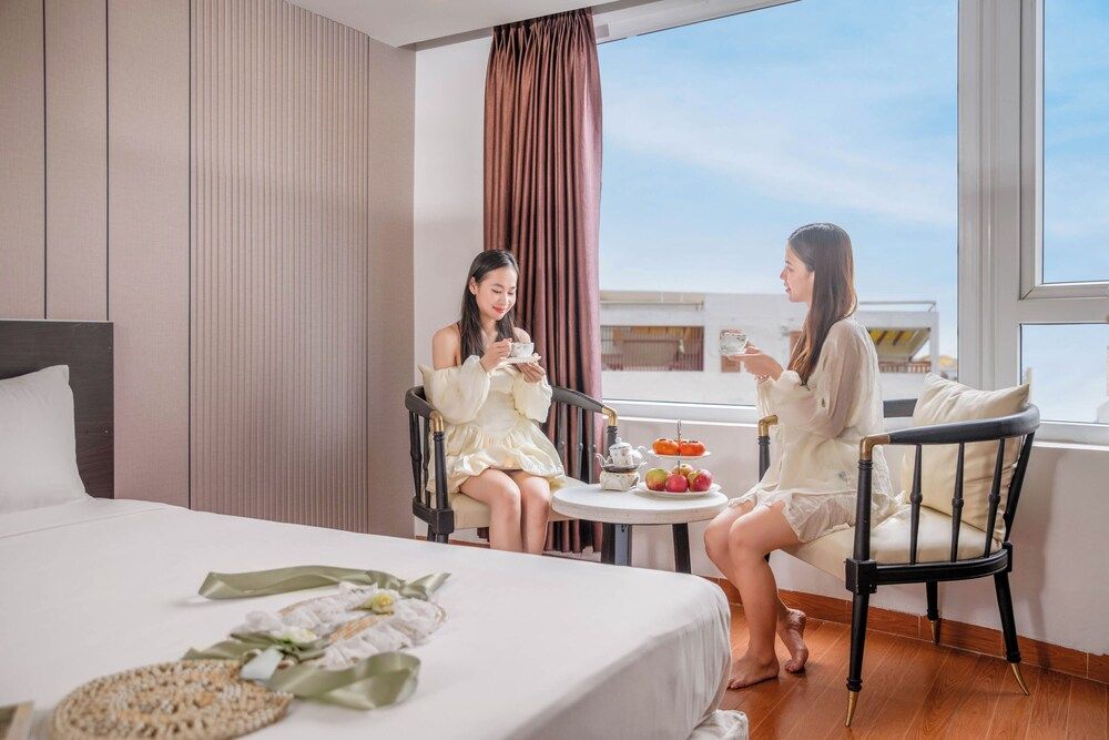 Haya Hotel Da Nang Deluxe Double Room 16
