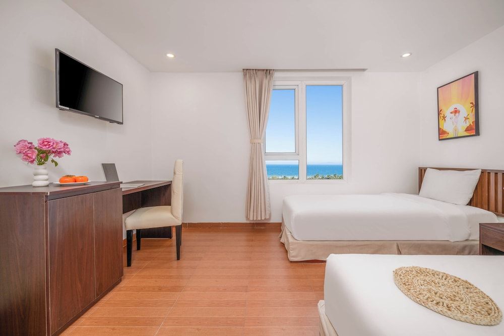 Haya Hotel Da Nang Superior Triple Room 8