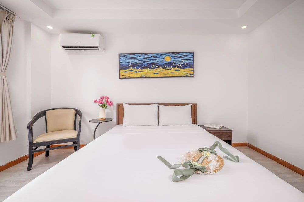 Haya Hotel Da Nang Superior Double Room 4