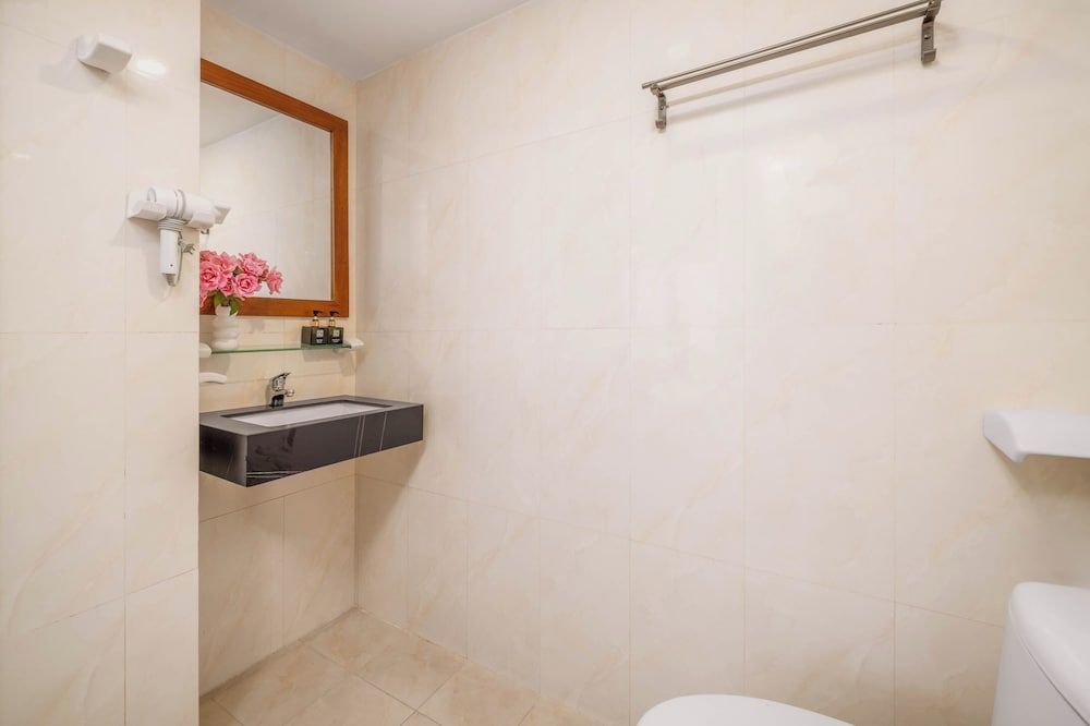 Haya Hotel Da Nang Deluxe Double Room 15