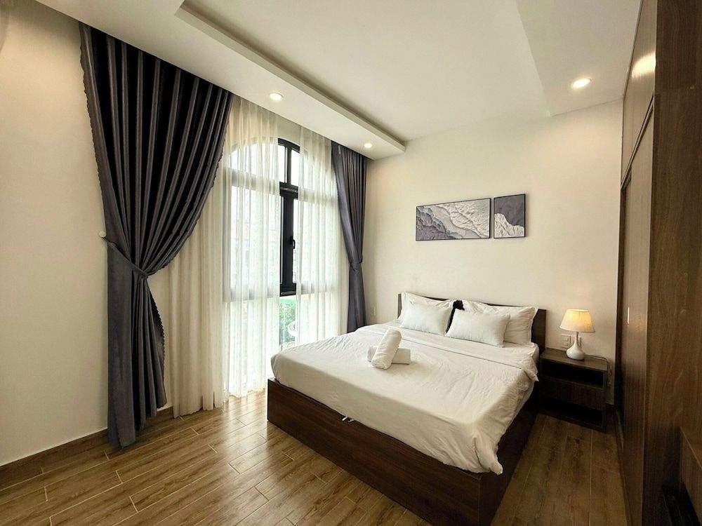 Basic Double Room, City View