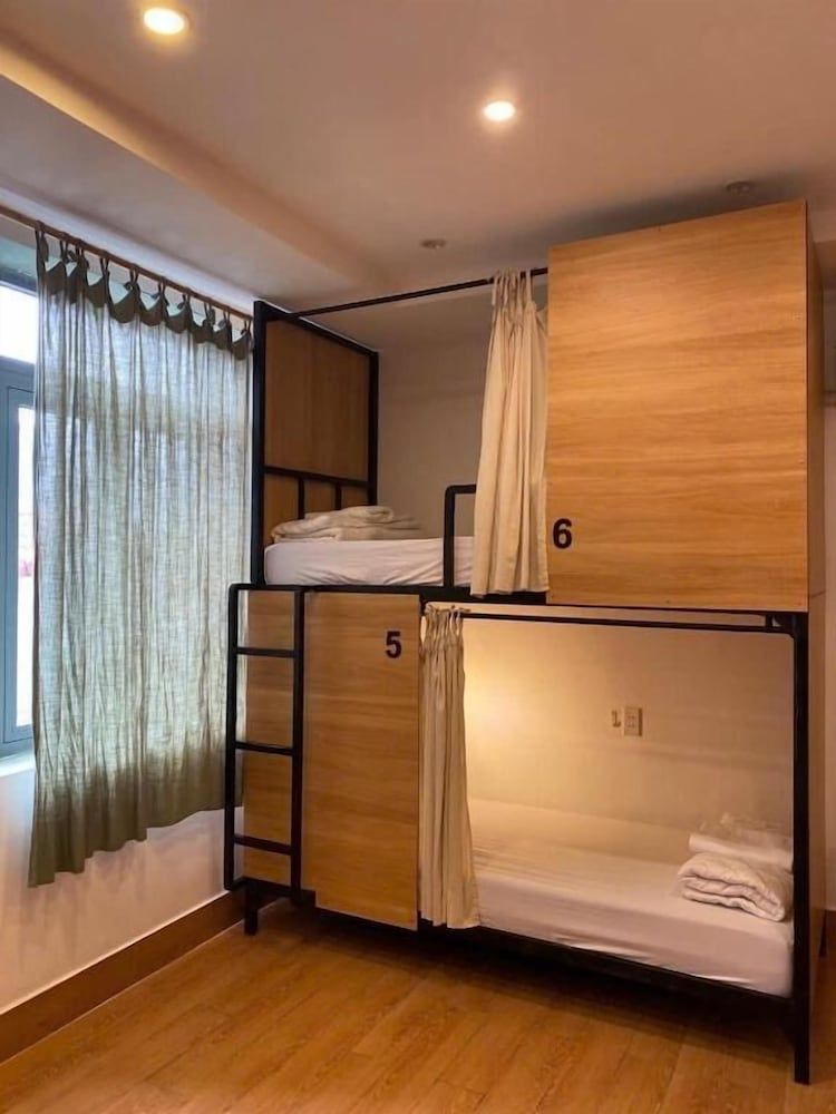 Deluxe Shared Dormitory, Men only (6 beds)