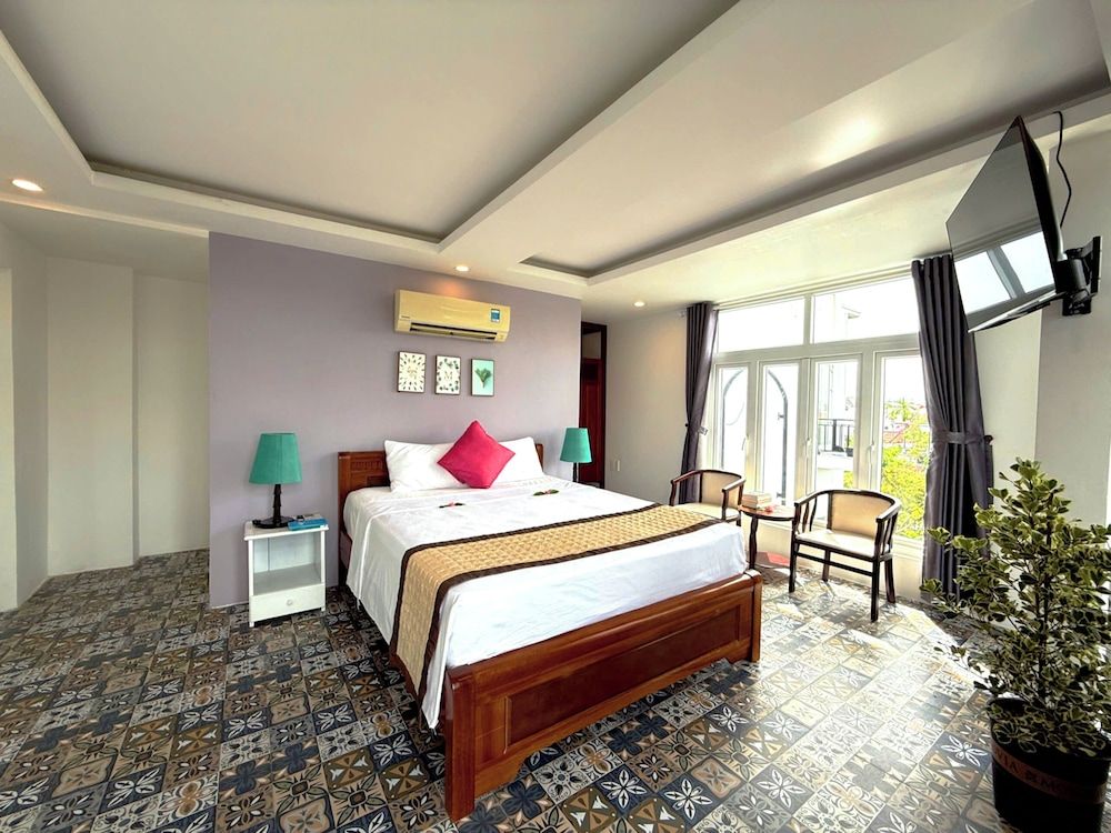 Junior Room, Balcony, City View