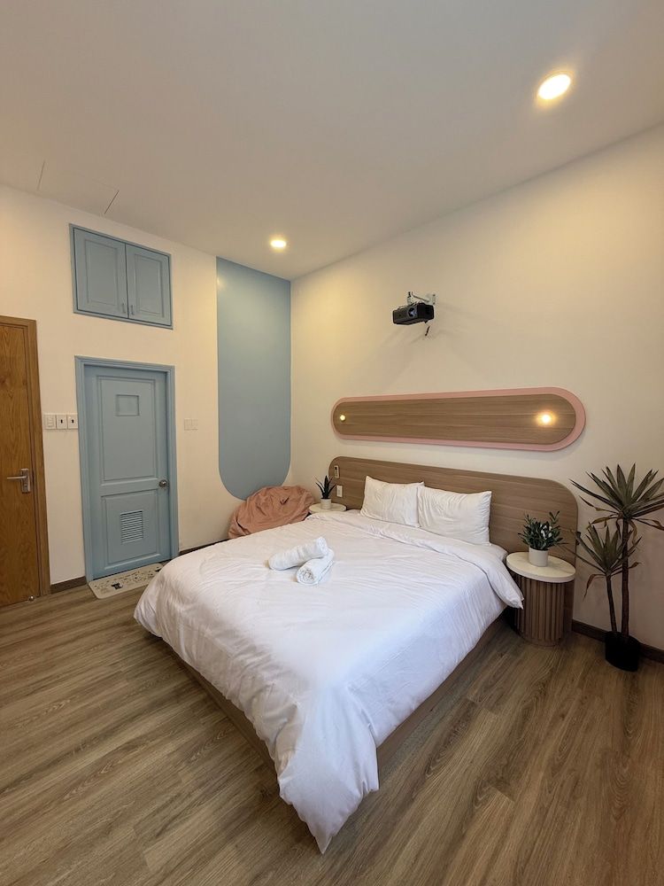 Deluxe Studio Suite