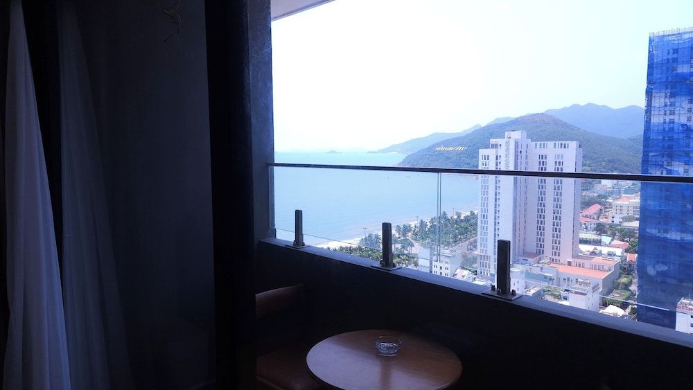FLC Sea Tower Quy Nhon Family Apartment, Balcony, Beach View 5