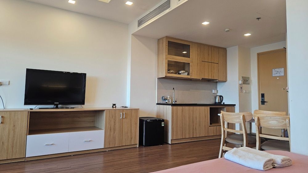 FLC Sea Tower Quy Nhon Standard Studio, Balcony, Beach View 21