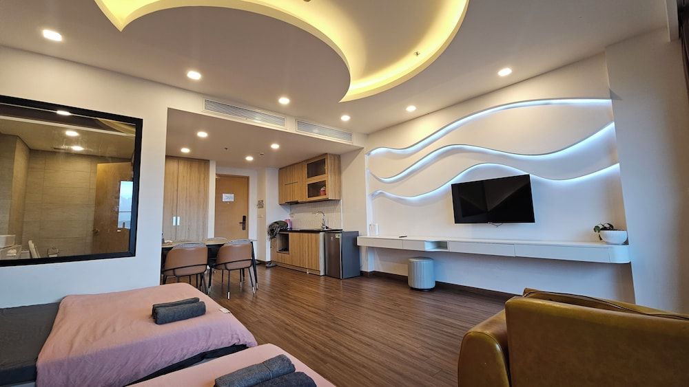 FLC Sea Tower Quy Nhon Standard Studio, Balcony, Beach View 18