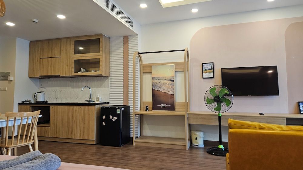 FLC Sea Tower Quy Nhon Standard Studio, Balcony, Beach View 12