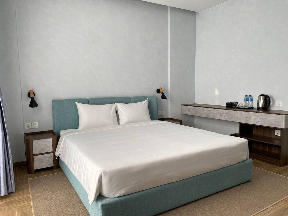 Deluxe Double Room with Bathtub