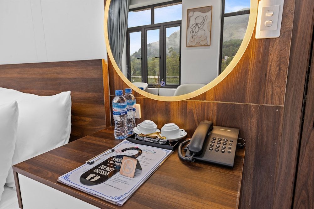 Ha Giang Hill Hotel Suite, Balcony, Mountain View 6